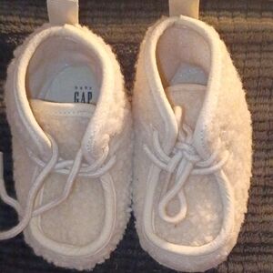 GAP Cream Fleece Kids Slippers